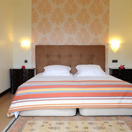 金塔大科瓦多米尔霍酒店 3*