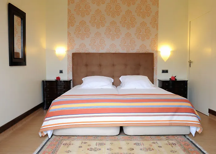 金塔大科瓦多米尔霍酒店 3*